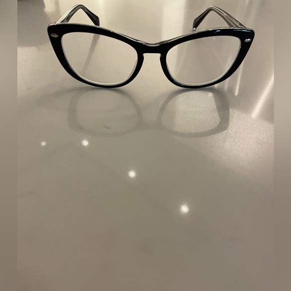 Ladies Ray Ban eye glasses wit black frames - Picture 4 of 4